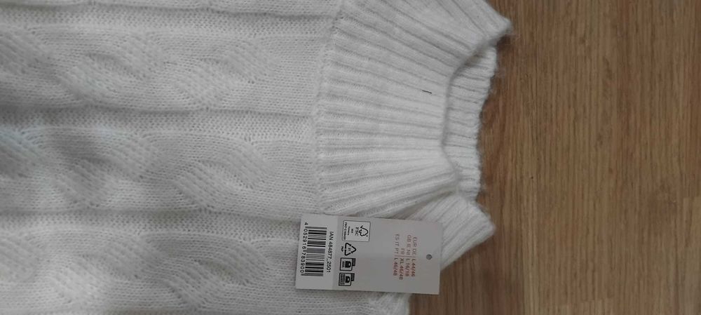 Pulover superb dama alb ,L/44,nou cu eticheta