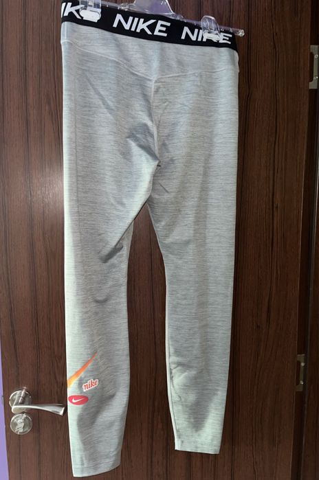 Нови дамски клинове Nike