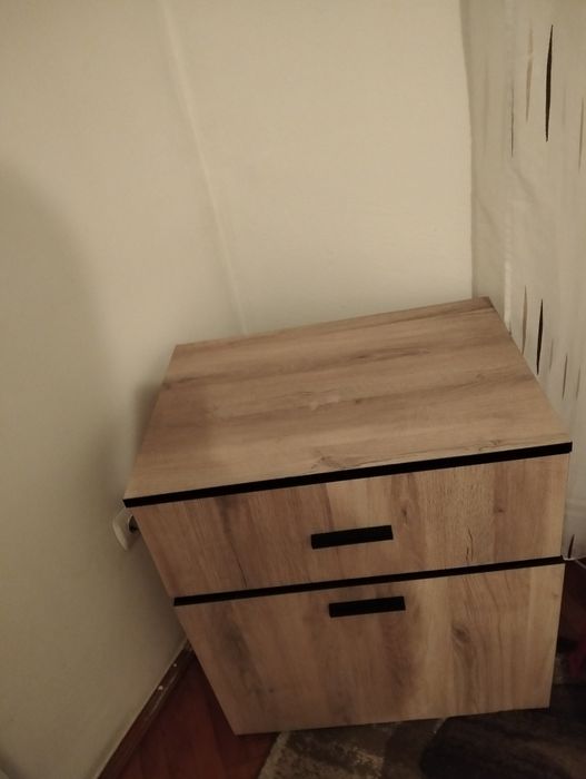 Vând comoda 200 de lei