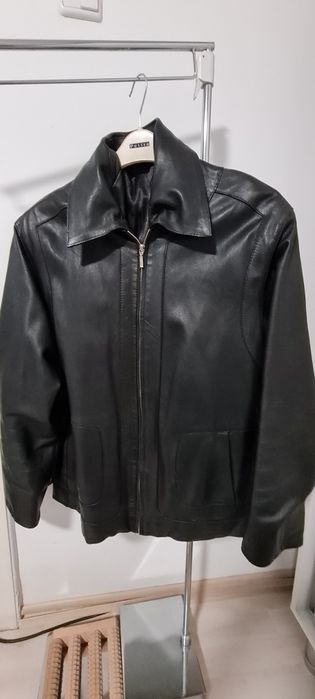 Vând geacă din piele