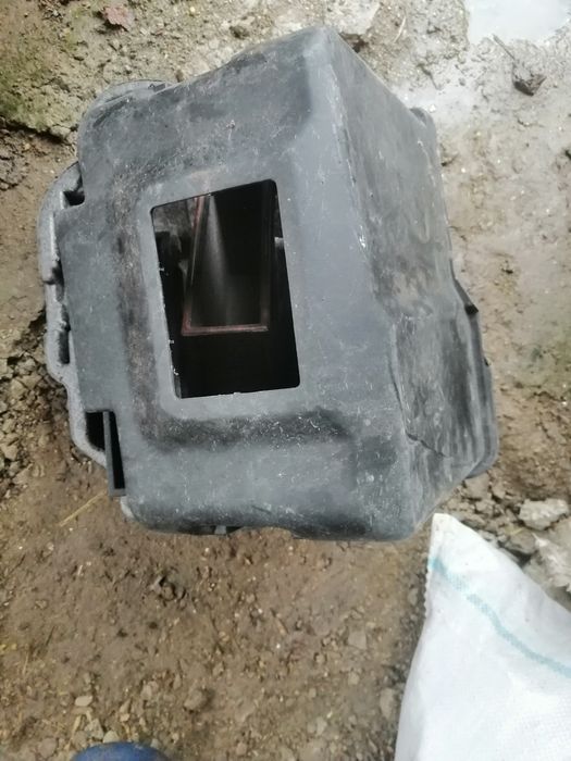 Spoiler bară spate vw bora+organizator scule, cârlig remorcare, sertar