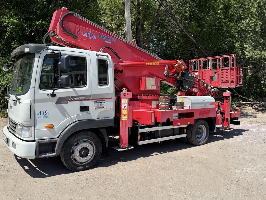 Аренда автовышки Услуги автовышки  38м Агп Автовышка