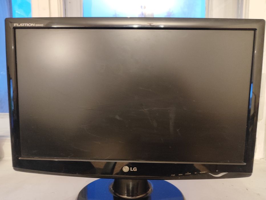 Монитор на запчасти