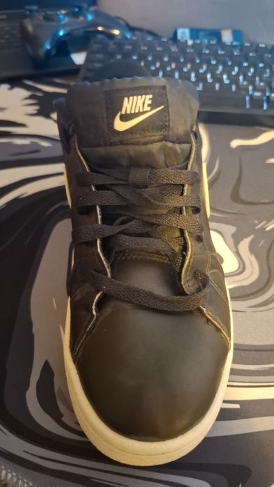 Adidasi nike negri