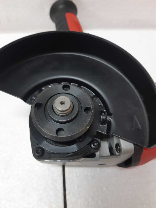 Polizor unghiular Milwaukee cu variator de turatie