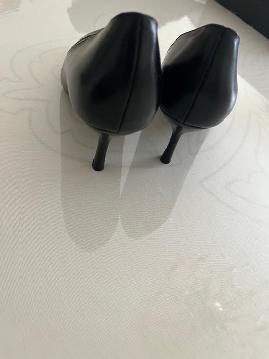 Продам туфли новые