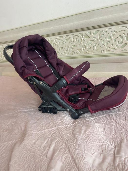 Продается коляска (Зима-Лето)