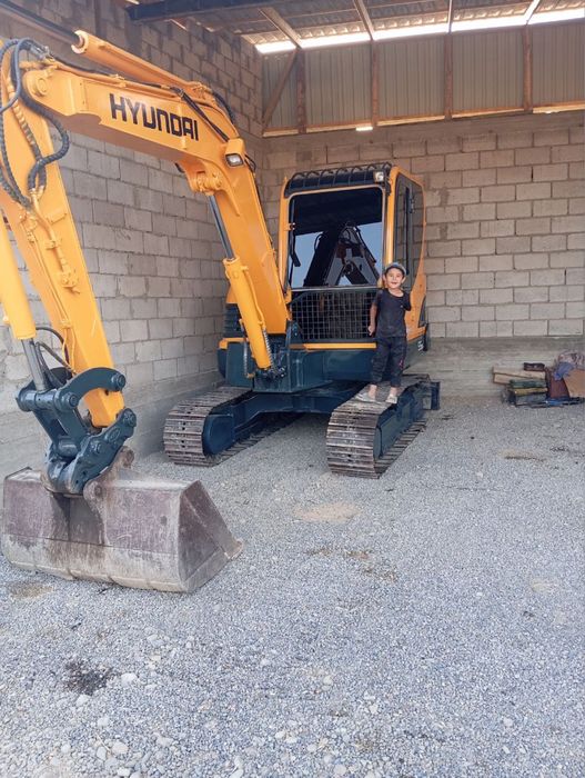 Hyundai ekskavator gaz 53 sotiladi