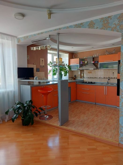 Продам 5-ти комнатную квартиру