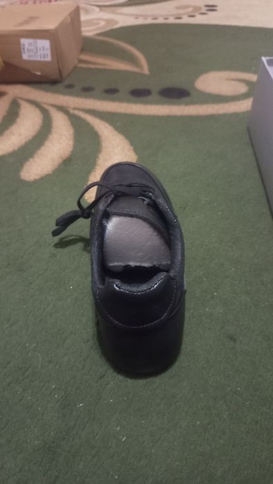 Две кросовки по цене одной