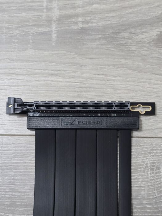 Cablu Riser PCIe 4.0 x16 EZDIY-FAB – 20cm, Conector 90°, Nou