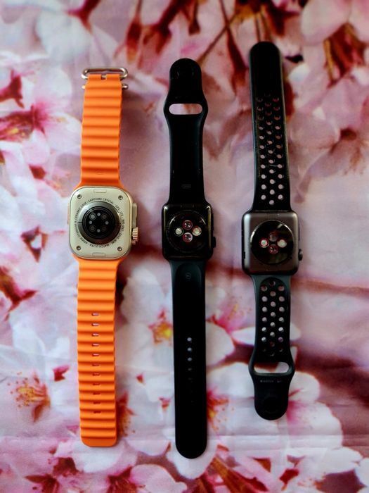 3 Apple Watch pentru piese.