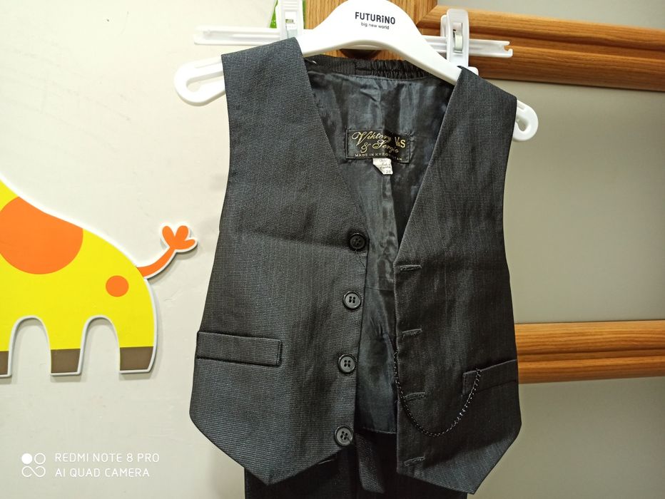 Брюки и жилет на мальчика