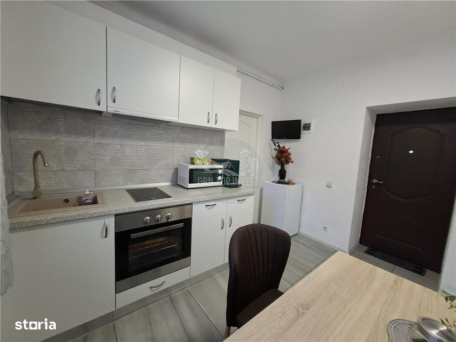Studio curte proprie 150 mp la casa zona Centrala