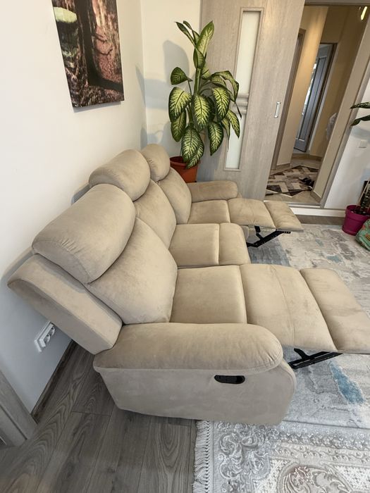 Vand Canapea trei locuri