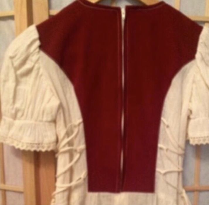 Rochie din in NOUA pentru o domnita trasa prin inel