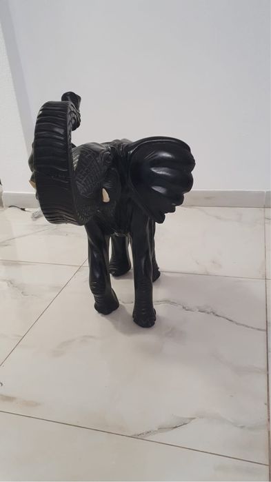 Vand statuie  sunt aduse din strainatate