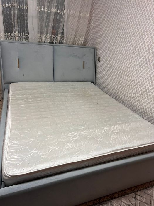 Продам двухспальную кровать