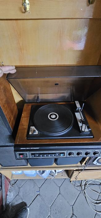 Проигрыватель виниловые пластинок Вега 104 стерео