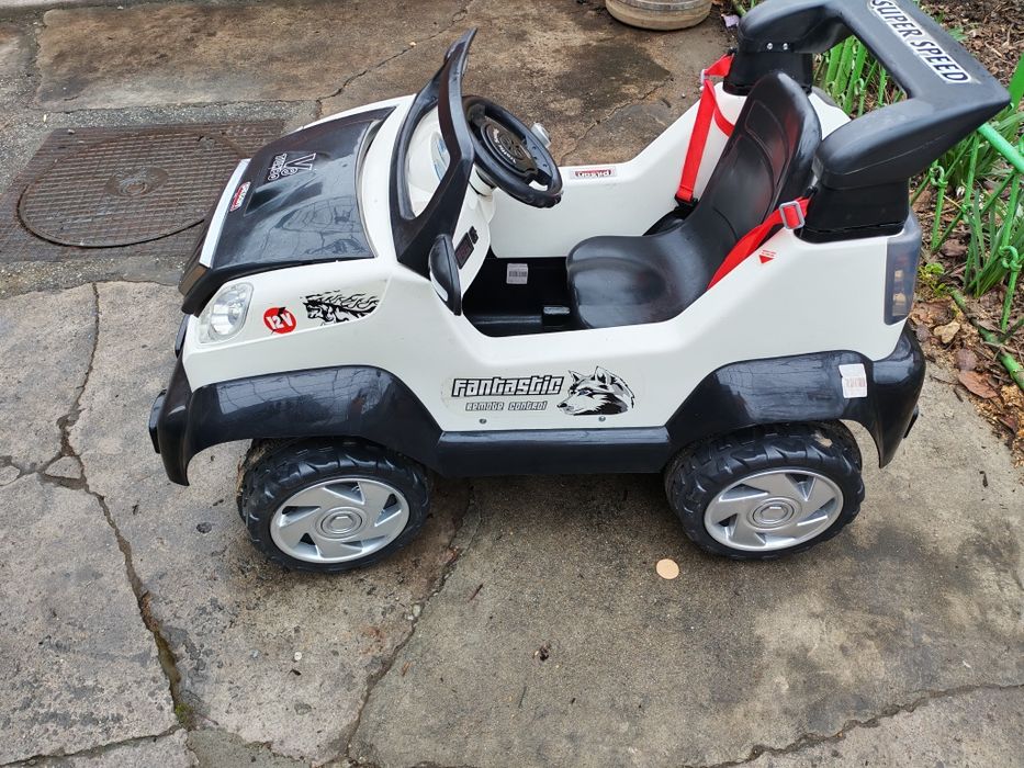 Mașinuța electrica pentru copii 3-6 ani