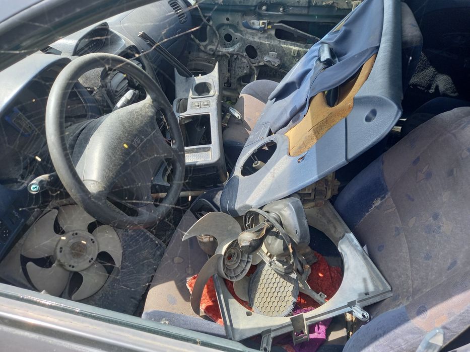 Митсубиси каризма по частям