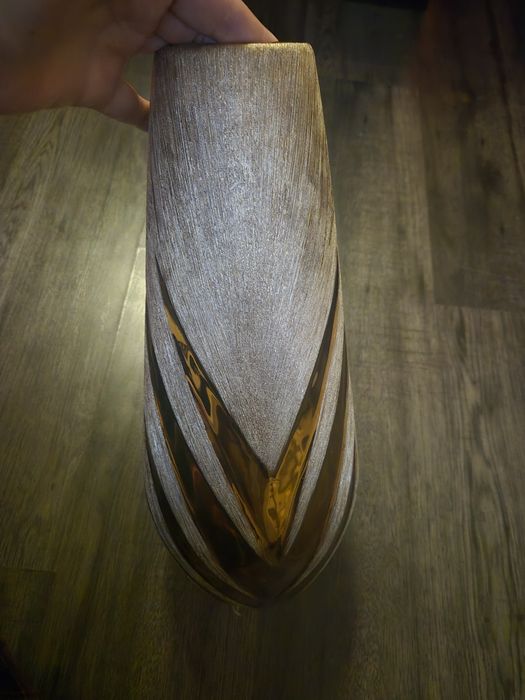 Красива и стилна ваза за декорация!