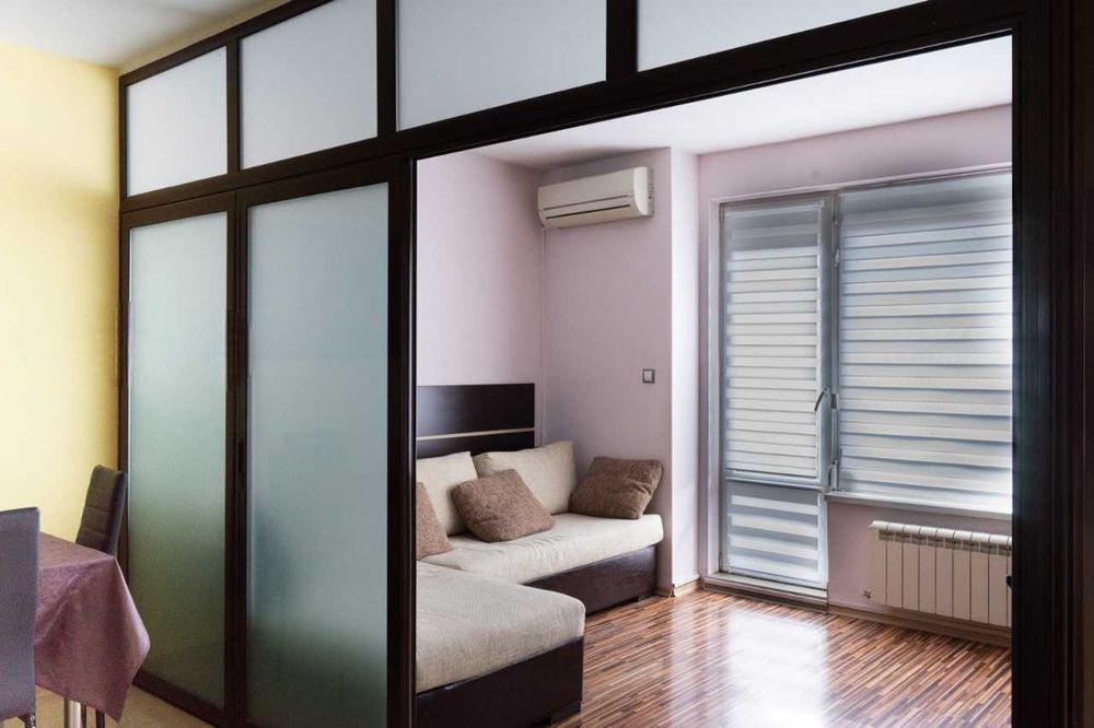 Дава се под наем Двустаен апартамент в София, Център - 60 кв.м за 548.25 € - Снимка #2