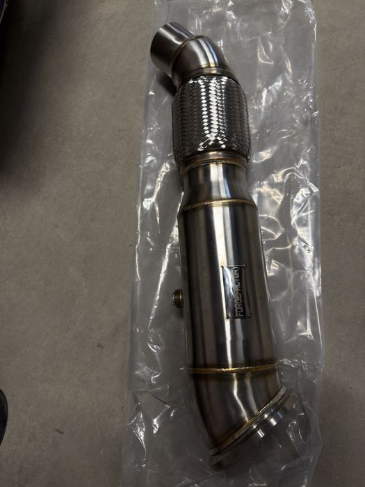 Downpipe BMW B58 4,5 inch