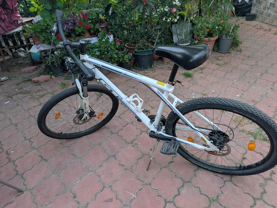Vând 2 biciclete
