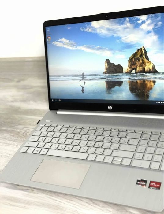 Продам ноутбук новой модели в полном комплекте