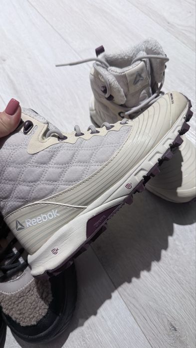 Продам кроссовки р 38