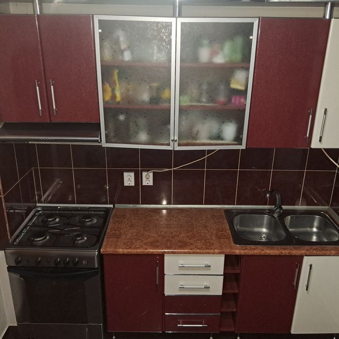Vând mobilier de bucătărie +aragaz+chiuvetă  VÂND URGENT