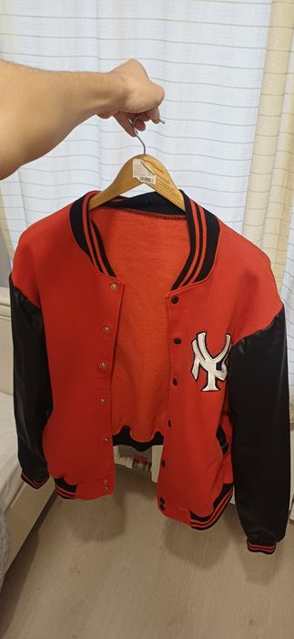 Весенняя кофта бомбер