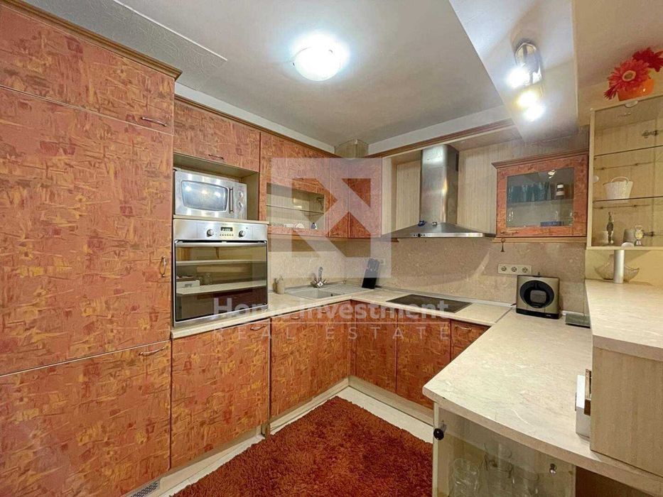 Продава се Четиристаен апартамент в Варна, Зимно кино Тракия - 137 кв.м за 1971 €/кв.м - Снимка #2