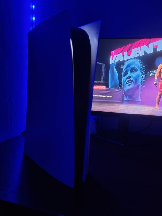 PS 5 memorie 1 tb si monitor de 180 Hz