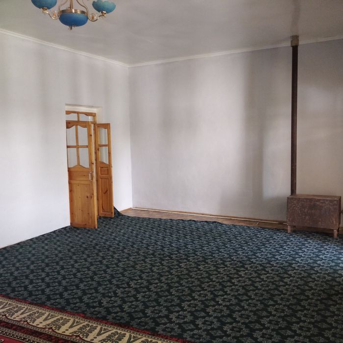 Навоий, эски шахарда ховли сотилади 10 сотих, 11 хона хамма шароитлари