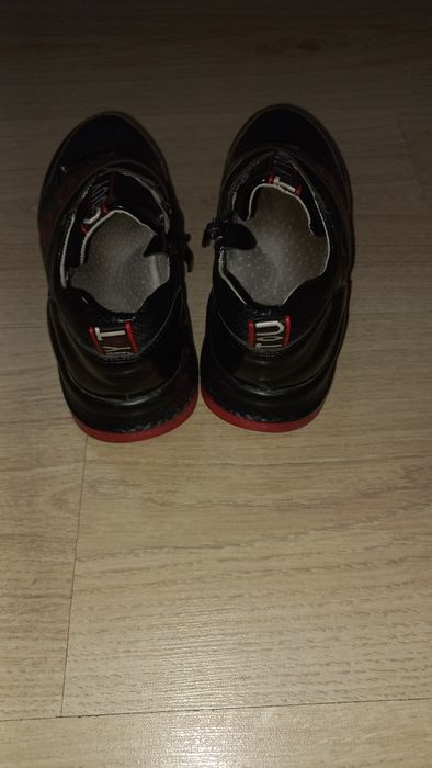 Продам ботинки весна осень 32 размер