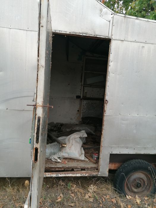 Фургон строителен, каравана