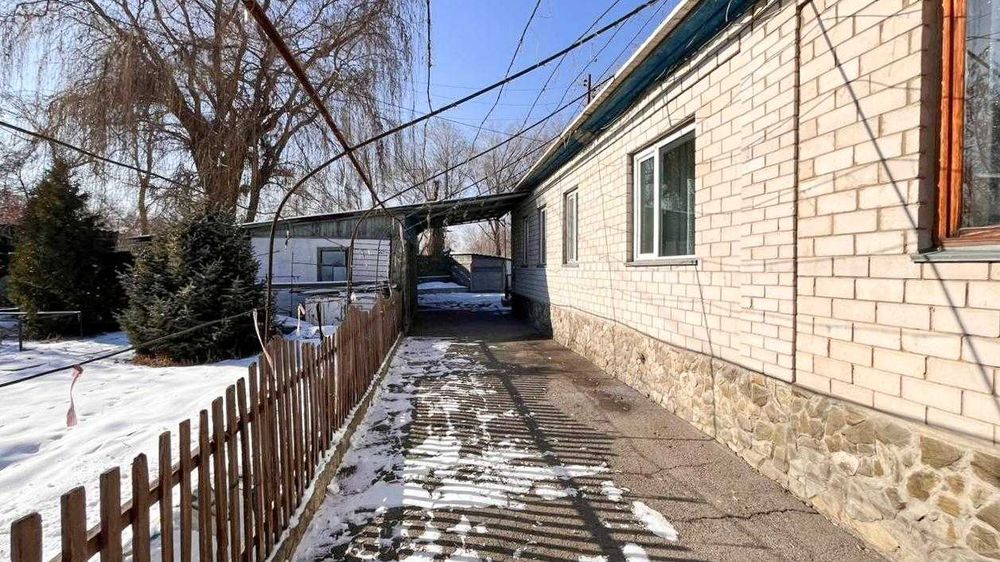 Продается дом в районе обл больницы Константин Империя