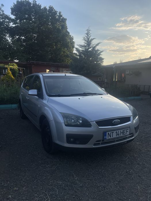 Ford focus 2 1.6 benzina +gaz