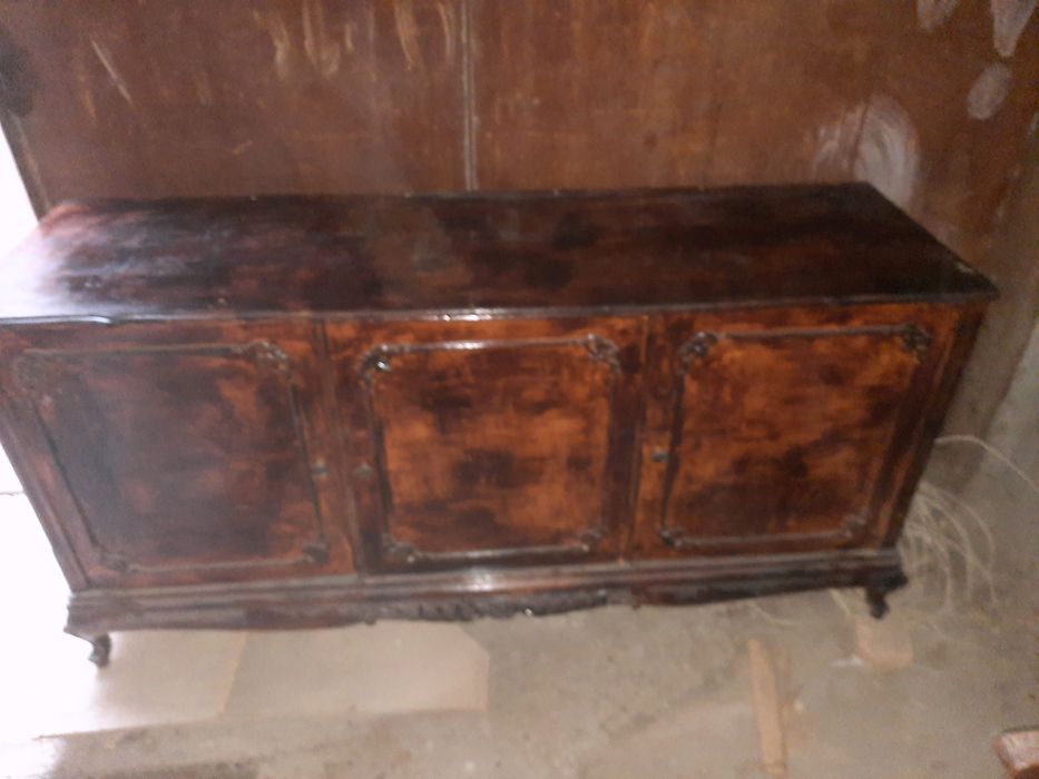 Антикварный овальный  стол.