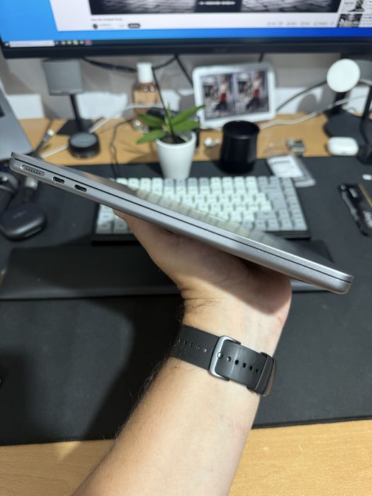 Macbook Air 13.6” M2 16/256