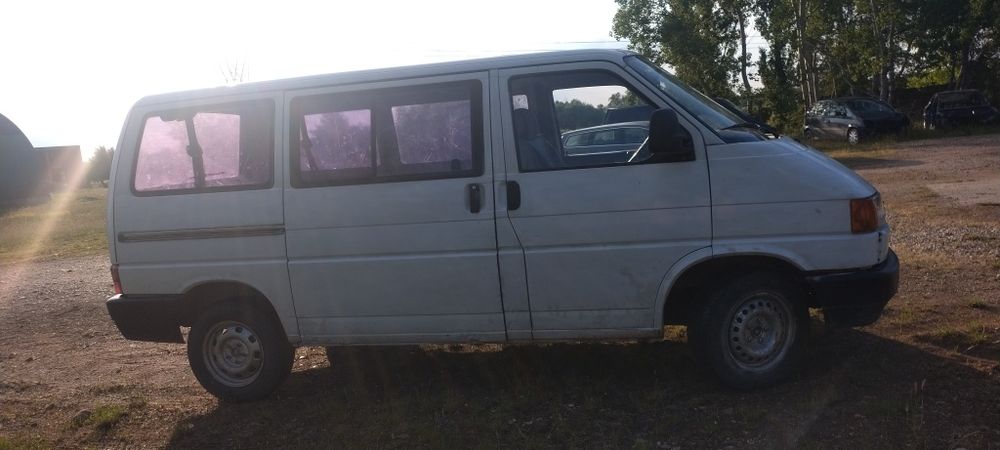 Vînd vw Transporter t4 1.9