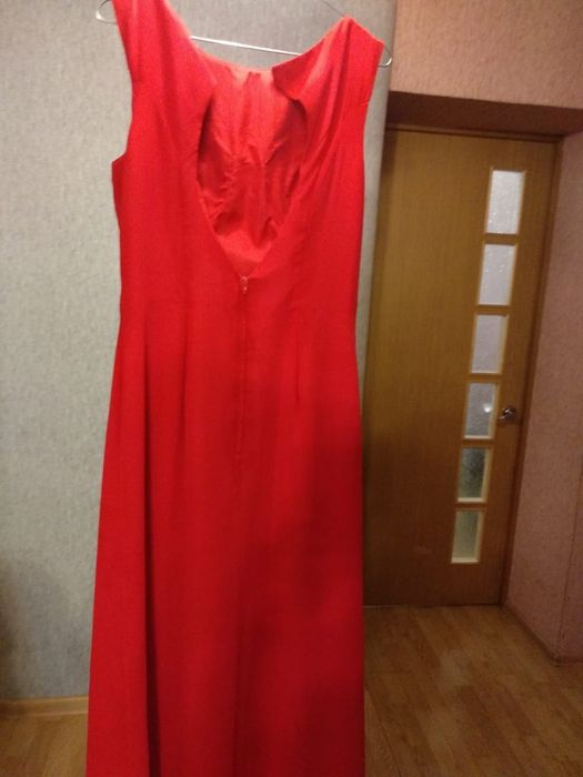 Платье вечернее в идеальном состоянии