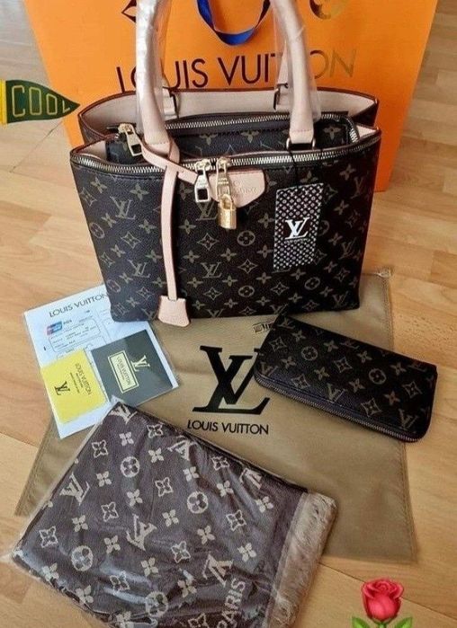Set Louis Vuitton 3 articole(geanta +esarfa +portofel),saculet, etiche