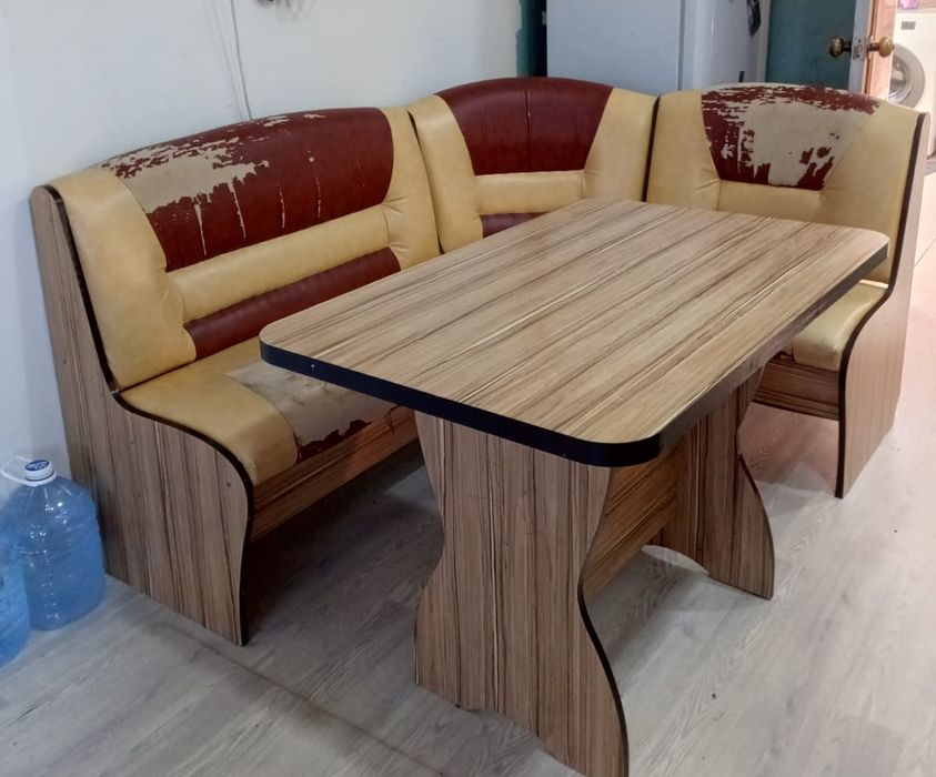 Продам кухонный уголок