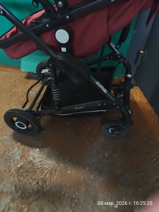 детская коляска в нормальном состоянии