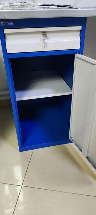 Стол-верстак с перфорированной панелью