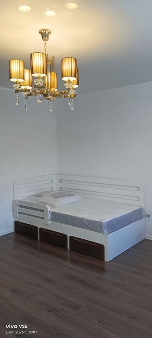 Продам красивую дорогую люстру