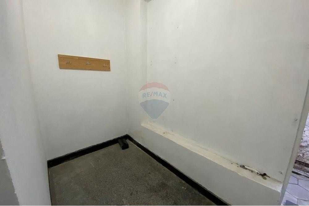 Продава се Тристаен апартамент в Разград, Център - 99 кв.м за 1808 €/кв.м - Снимка #16